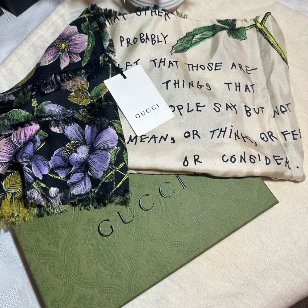 Gucci 100% silk scarf botany Rosales floral with quote 35” x 35” NWT